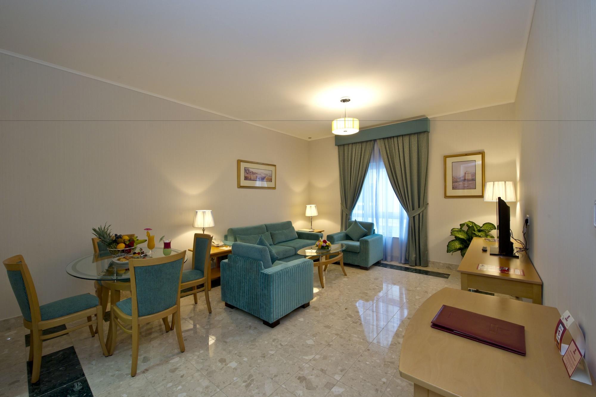 บัสทานเซนเตอร์แอนด์เรสซิเดนซ์ Aparthotel ดูไบ ภายนอก รูปภาพ