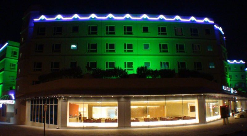 บัสทานเซนเตอร์แอนด์เรสซิเดนซ์ Aparthotel ดูไบ ภายนอก รูปภาพ