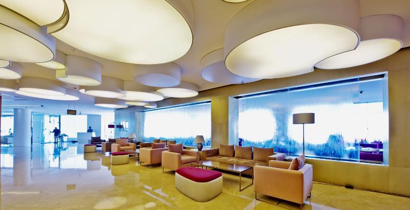บัสทานเซนเตอร์แอนด์เรสซิเดนซ์ Aparthotel ดูไบ ภายนอก รูปภาพ