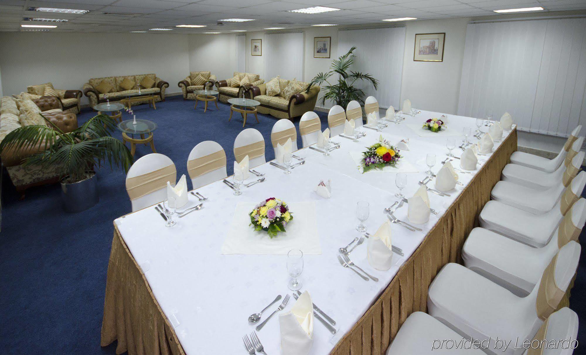 บัสทานเซนเตอร์แอนด์เรสซิเดนซ์ Aparthotel ดูไบ ภายนอก รูปภาพ